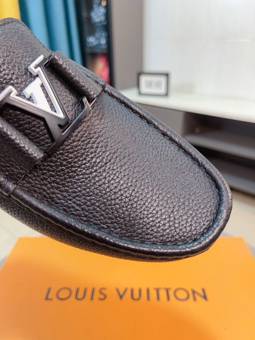 Louis Vuitton Black Textured Loafers - Leather Lining