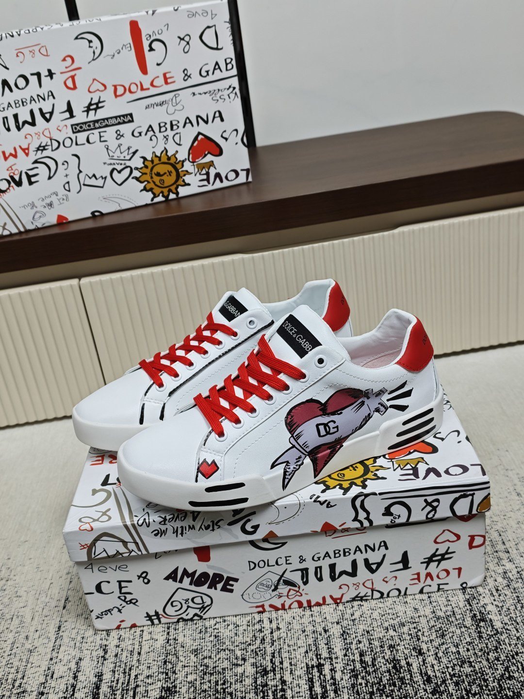Dolce & Gabbana Graphic Low-Top Sneakers